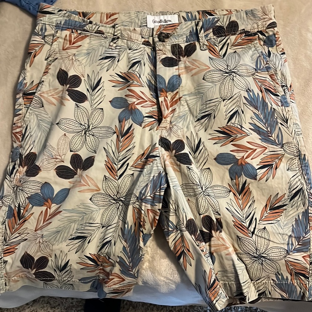 Good fellow men shorts new no tag
